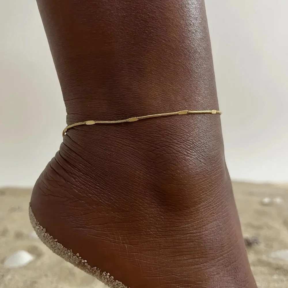 Minimalistyczna złota bransole – Jc Jewelry & Watches Photos recenzja i cena